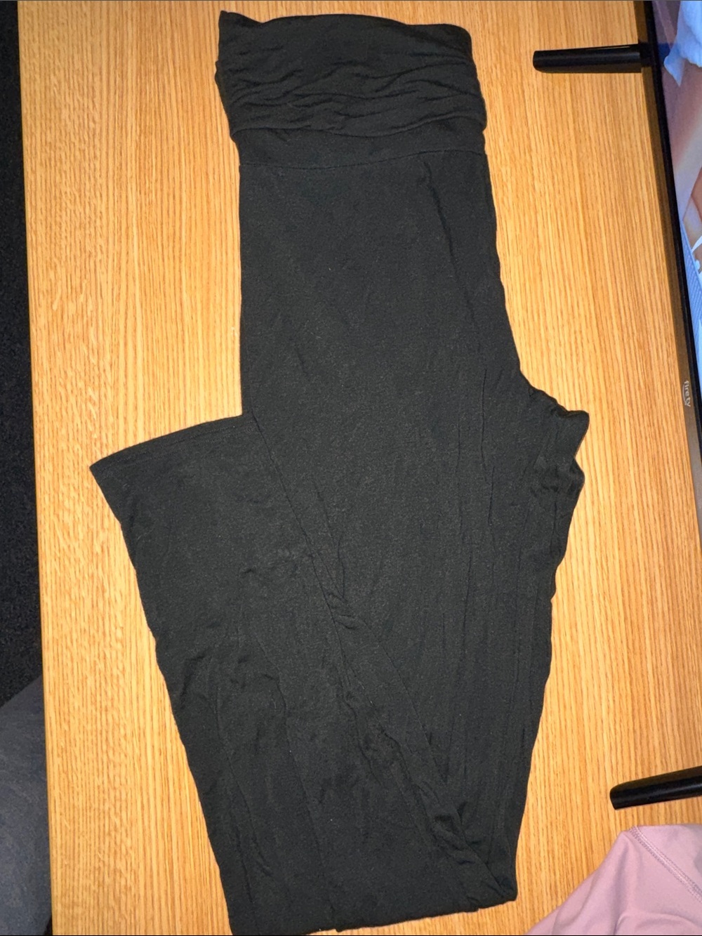 aerie Black LIGHT leggings from OFFLINE Chillside Collection